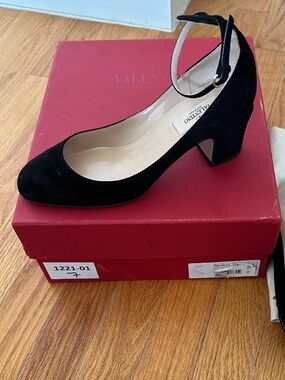 Valentino Garavani Shoe